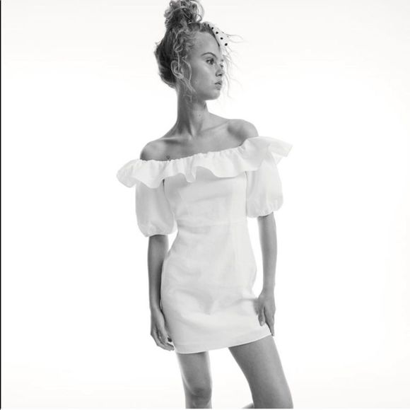 H&M White Flounce Sleeve Off-The-Shoulder Linen Mini Dress - Picture 1 of 10